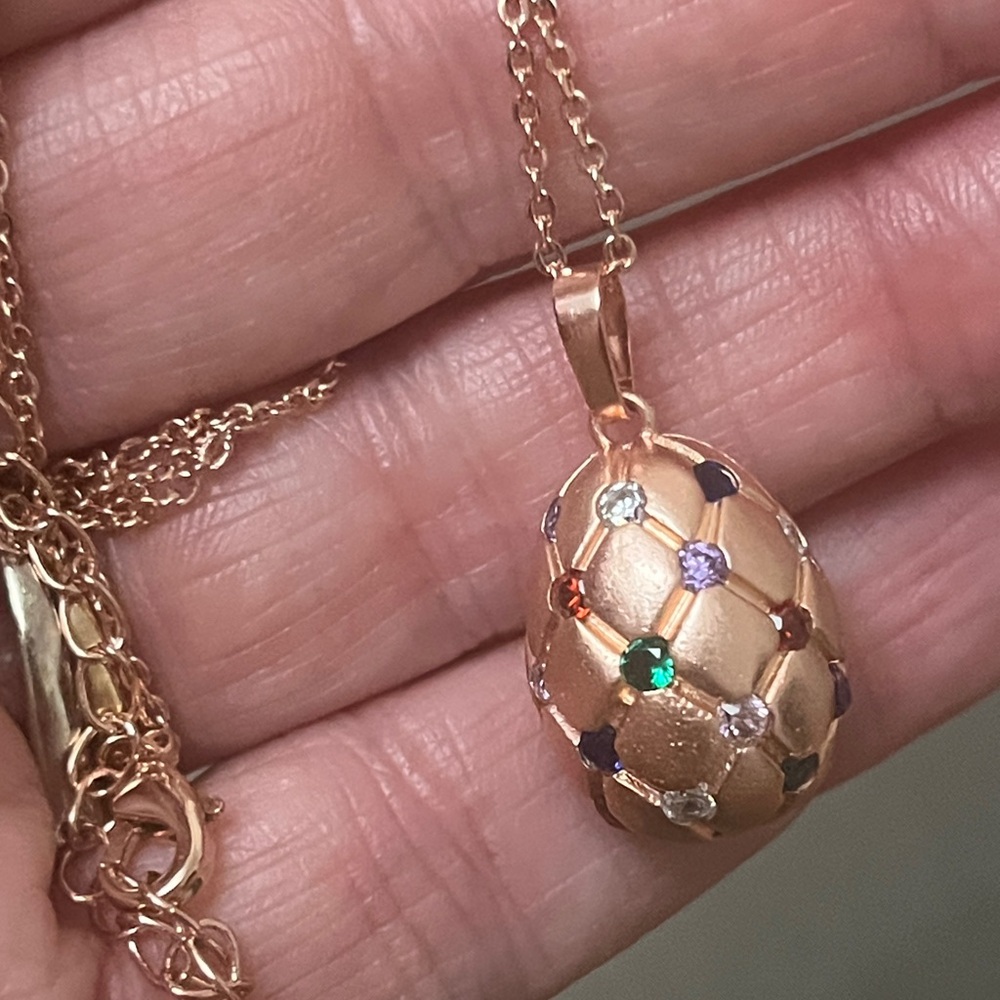 Elegant Rose Gold Egg Pendant Necklace with Multicolor Gems - Picture 9 of 10
